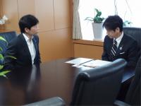 文部大臣政務官と面談の写真