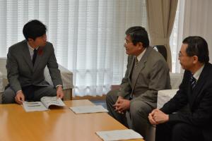 岡山県税制懇話会からの報告書提出2