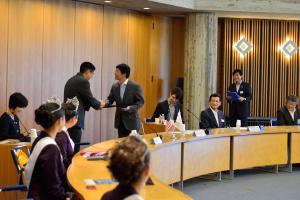 ホノルル日系人青年商工会議所・桜の女王表敬訪問2
