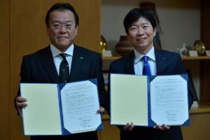 岡山県内企業の海外事業展開支援に関する協定締結式3