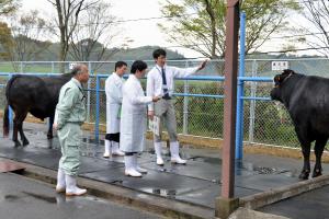 農林水産総合センター畜産研究所視察２