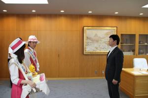 桃娘・桃太郎表敬訪問