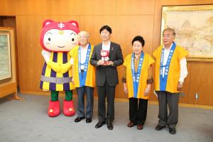 全国一斉複十字シール運動表敬訪問