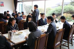 リーダー育成のための合同学習合宿〔昼食〕