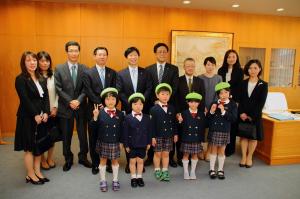 「黄色いワッペン」贈呈式〔みずほ銀行、損害保険ジャパン日本興亜、明治安田生命、第一生命〕