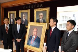 名誉県民江草安彦氏肖像画掲額式