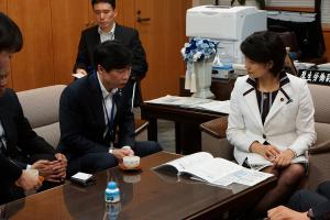 三菱自動車工業株式会社関連中小企業への支援に関する緊急省庁提案〔厚生労働省〕
