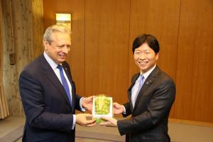 ヴィオレル・イスティチョアイア＝ブドゥラ駐日欧州連合特命全権大使表敬訪問