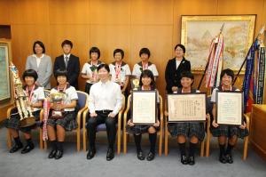 全国中学校体育大会ソフトテニス女子優勝校（山陽女子中学校）表敬訪問