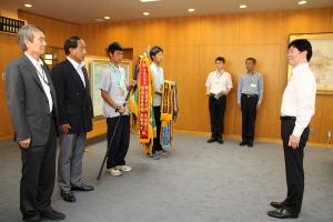 全国高等学校総合体育大会ソフトテニス男子優勝校（岡山理科大学附属高等学校）表敬訪問