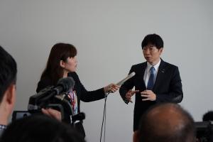 日産自動車株式会社ゴーン会長との面談〔終了後のぶら下がり取材〕