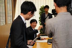 県政記者クラブ共同インタビュー