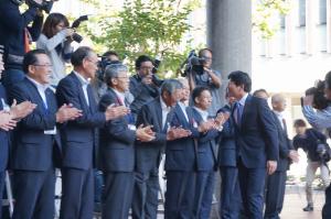 再選後初登庁