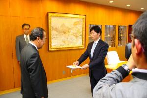 岡山県愛とふれあいの基金に対する寄附金贈呈式〔山陽放送株式会社〕