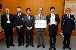 交通遺児就学援助資金贈呈式〔岡山トヨタ自動車株式会社〕