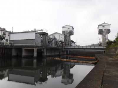 溜川排水機場全景