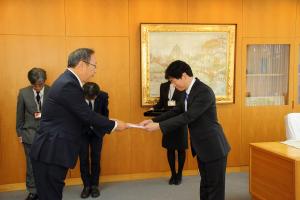 岡山県福祉基金(桃太郎愛のともしび基金)への寄附金贈呈式〔岡山県遊技業協同組合〕