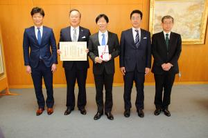 岡山県福祉基金(桃太郎愛のともしび基金)への寄附金贈呈式〔岡山県遊技業協同組合〕