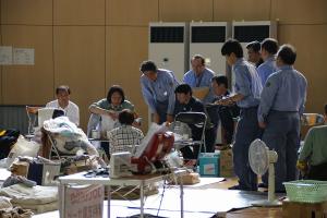 平成30年7月豪雨による災害に係る総理視察〔倉敷市避難所視察〕