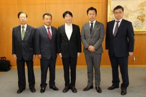 豪雨災害義援金贈呈式〔全国賃貸管理ビジネス協会・日本賃貸住宅管理協会〕