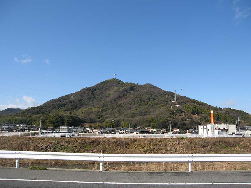 常山城跡遠景（南東から）