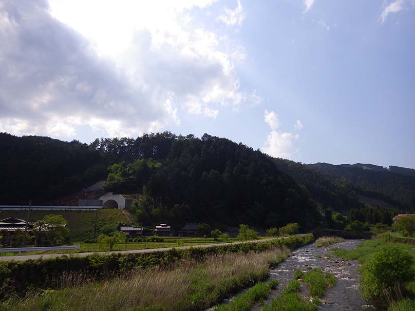 佐淵城跡の（南東から）