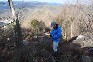 天神山城跡の現地調査の様子