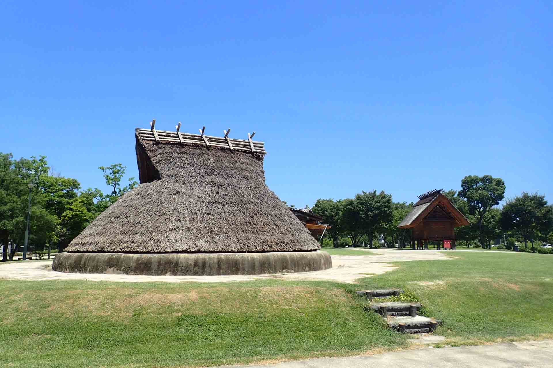 復元された建物と住居