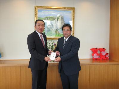 千葉県議会義援金贈呈２