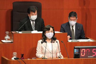 蜂谷弘美議員