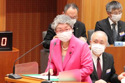 氏平三穂子議員