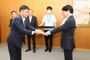 全国植樹祭協賛金贈呈式〔株式会社奥野組〕