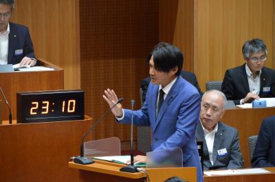 秋山議員