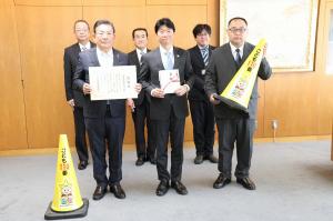 「子供110番の家」セーフティーコーン贈呈式〔近畿警備保障株式会社〕