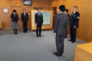 交通安全啓発資材整備費贈呈式〔中国銀行〕
