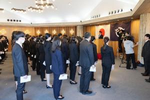新規採用職員への辞令交付・訓示