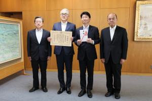 児童福祉事業に係る寄附金贈呈式〔萩原株式会社〕