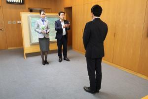 ANAによる「すずらん」の贈呈