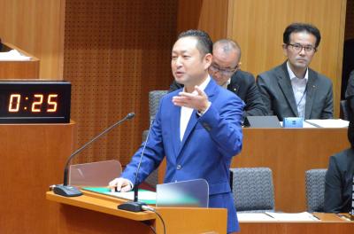 鳥井議員