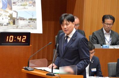 鈴木議員