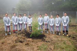 アフター地域植樹定植後集合写真