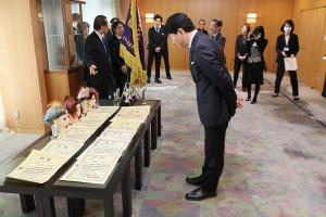 全日本美容技術選手権大会入賞者 表敬訪問