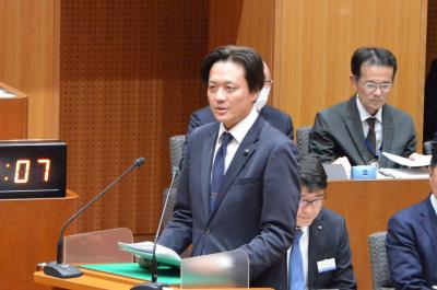鈴木議員