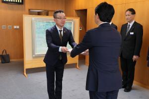 交通遺児就学援助資金等贈呈式〔中国銀行〕