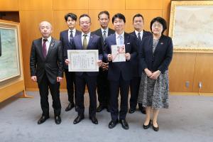 交通遺児就学援助資金等贈呈式〔中国銀行〕