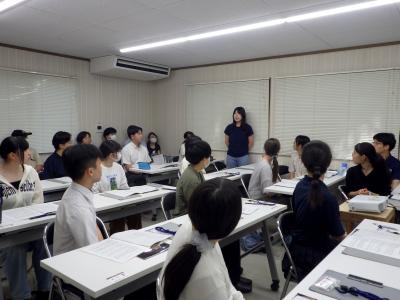チャレンジ！考古学教室　自己紹介の様子