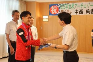 世界アーチェリー選手権大会銅メダル 中西絢哉選手表敬訪問