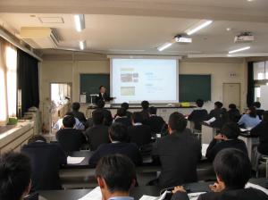 講義の様子を撮影した写真です