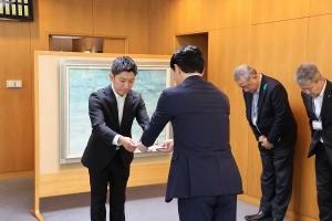 児童福祉事業に係る寄附金贈呈式〔萩原株式会社〕