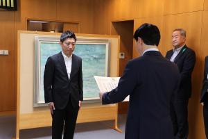 児童福祉事業に係る寄附金贈呈式〔萩原株式会社〕